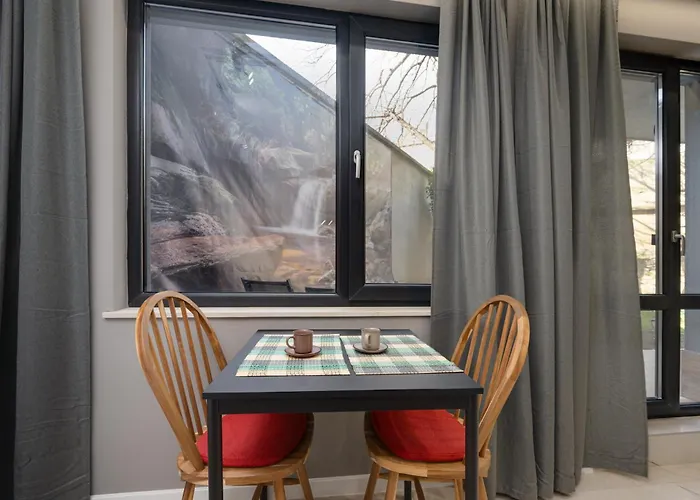 With Patio Close To Sea * Warna