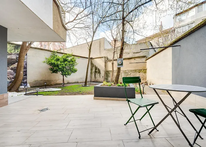 With Patio Close To Sea Apartament