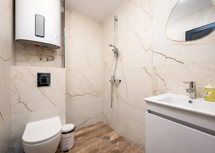 Apartament With Patio Close To Sea Warna