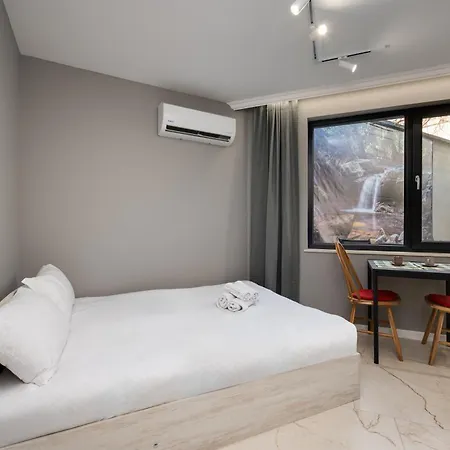 With Patio Close To Sea דירה