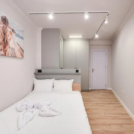 דירה With Patio Close To Sea