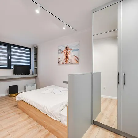 With Patio Close To Sea וארנה