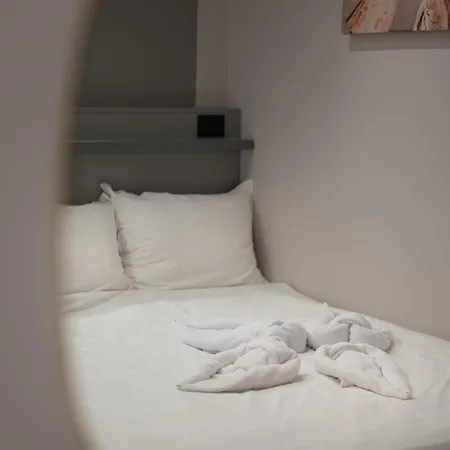 With Patio Close To Sea דירה וארנה