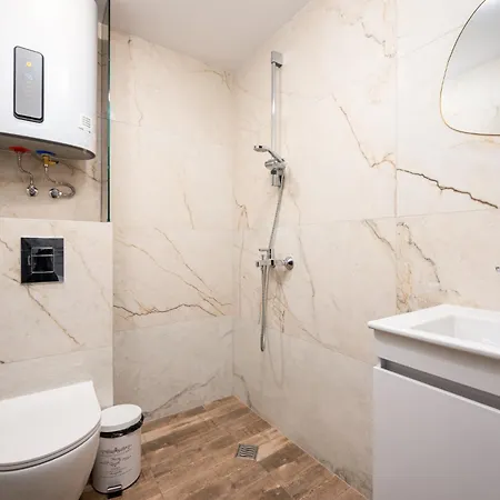 דירה With Patio Close To Sea וארנה