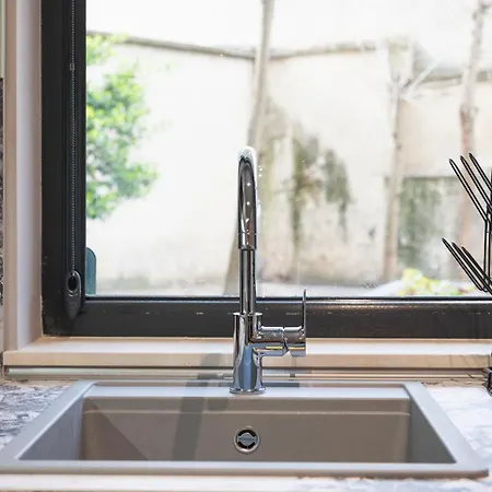 With Patio Close To Sea דירה וארנה