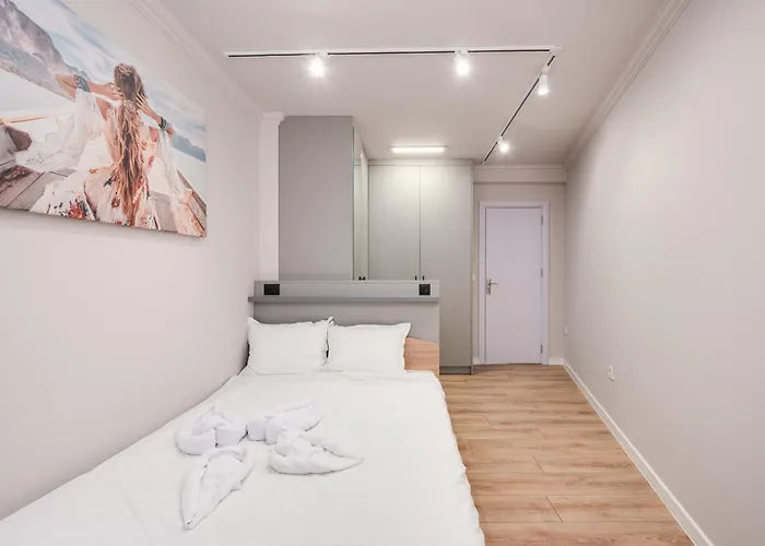 Apartment With Patio Close To Sea